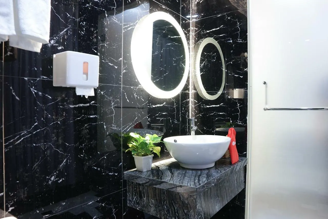 Reddoorz Premium @ Nguyen Oanh Street Hotel Ho Chi Minh-stad