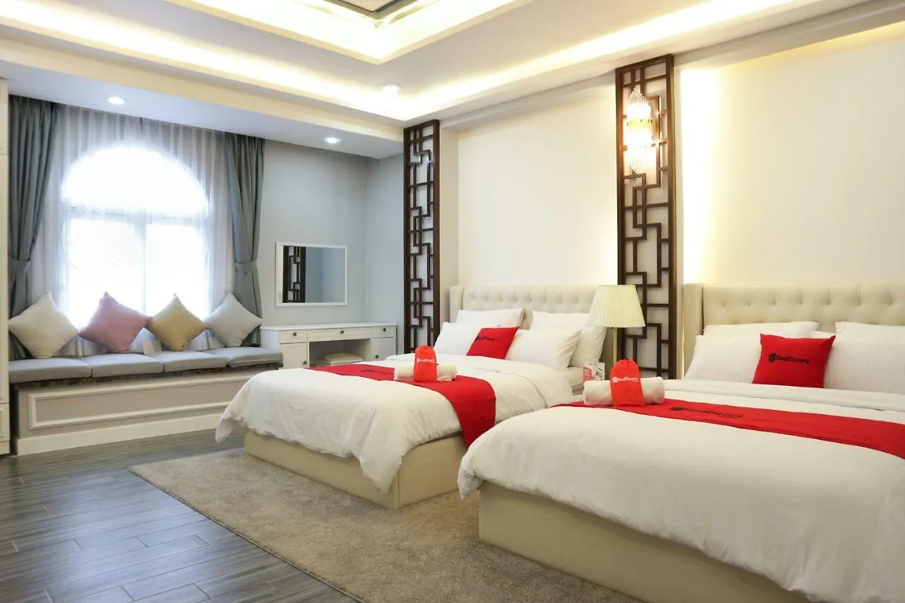 Reddoorz Premium @ Nguyen Oanh Street contacts
